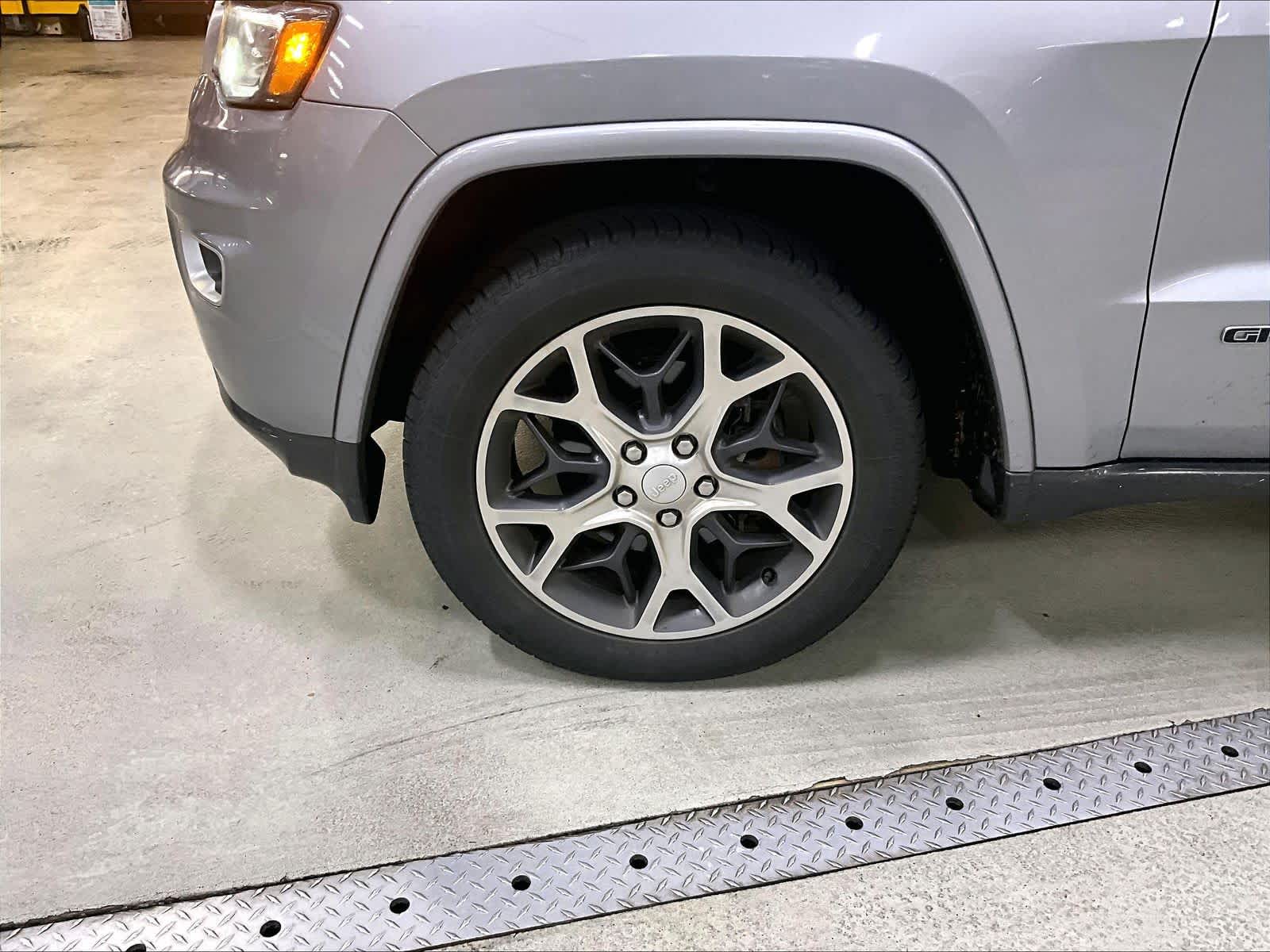 2018 Jeep Grand Cherokee Sterling Edition photo 4