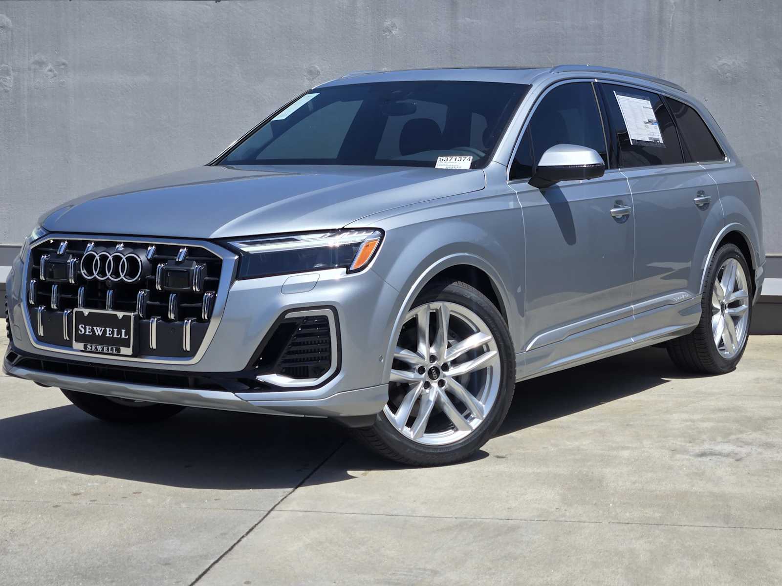 2025 Audi Q7 Premium Plus