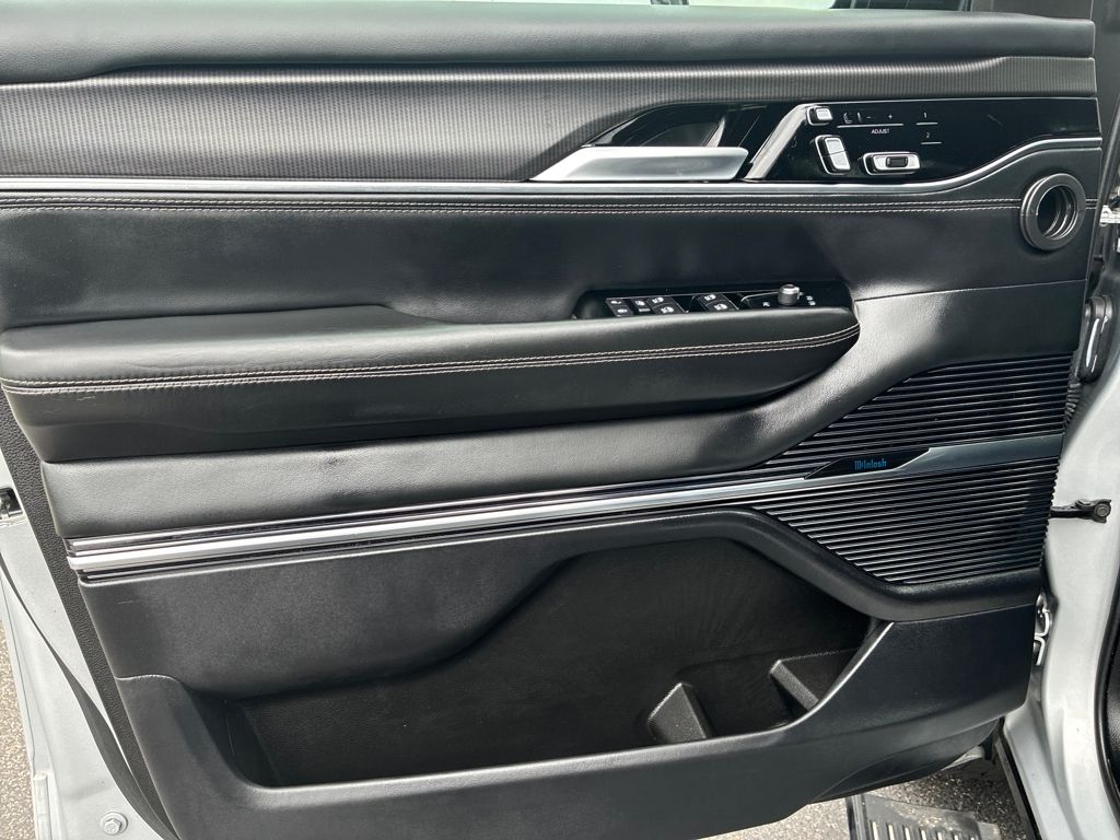 2024 Jeep Grand Wagoneer L II photo 10