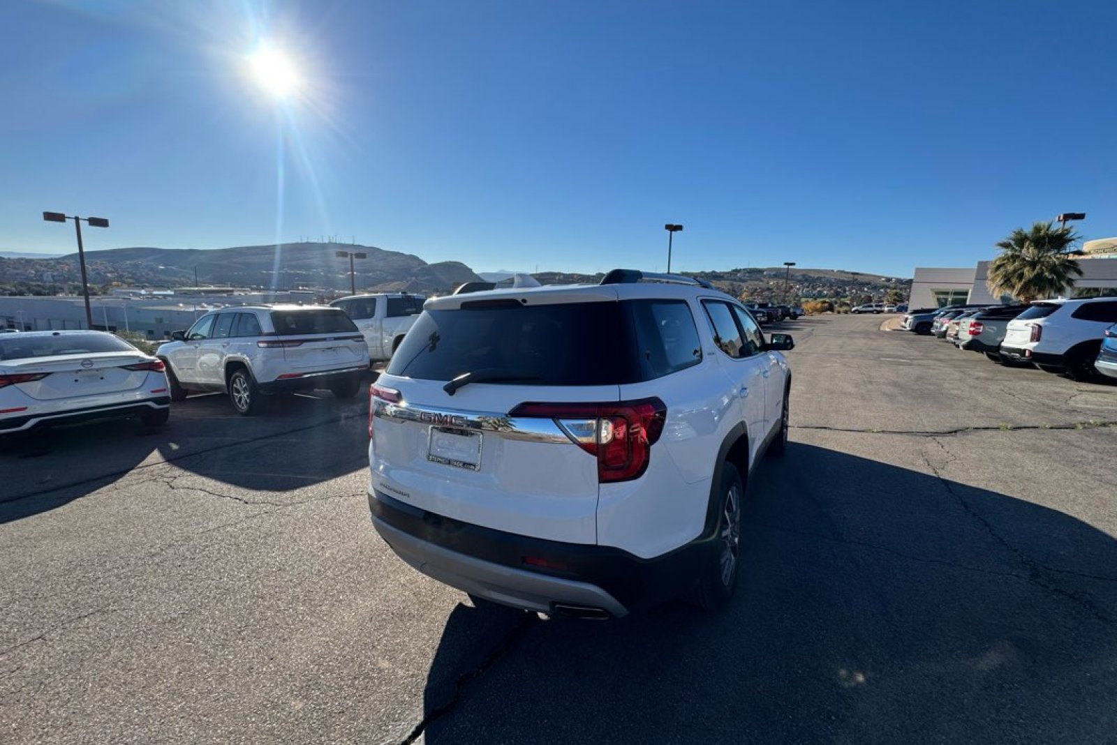 2023 Gmc Acadia SLE photo 4