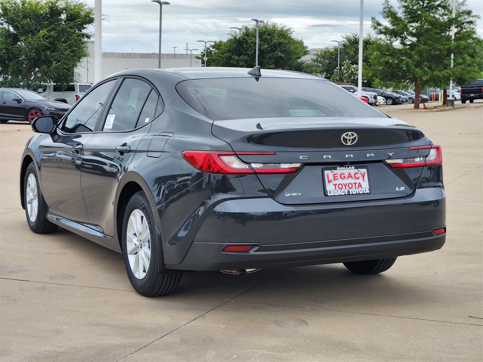 2025 Toyota Camry LE photo 4