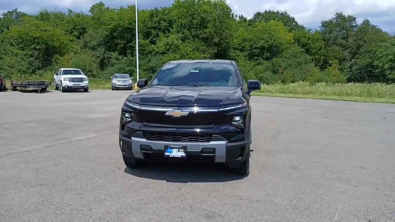 2026 Chevrolet Silverado EV LT photo 3