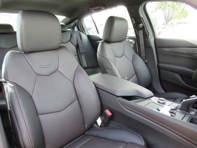 2026 Cadillac CT5 V photo 9