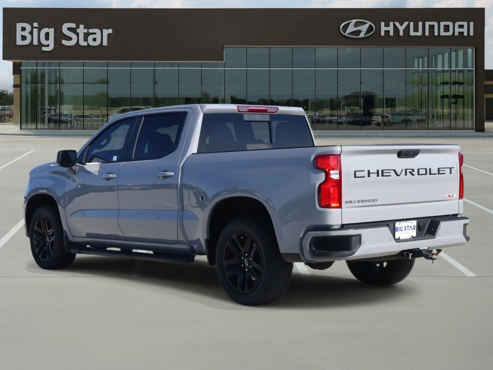 2025 Chevrolet Silverado 1500 - Image 3