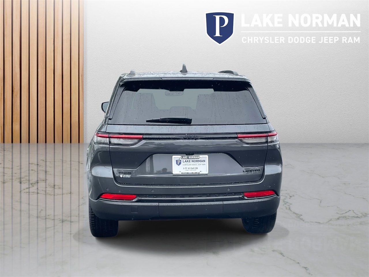 2025 Jeep Grand Cherokee Limited photo 3