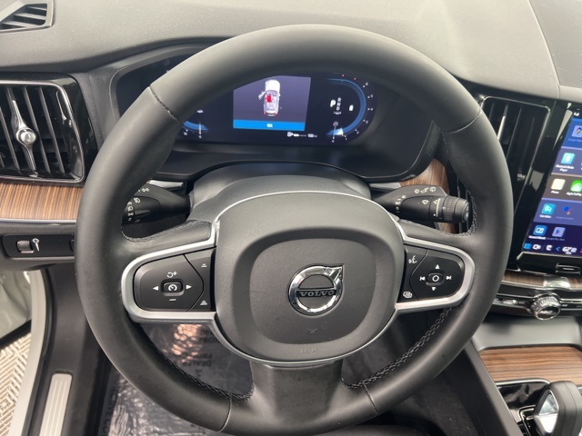 2022 Volvo XC60 B5 Momentum photo 20