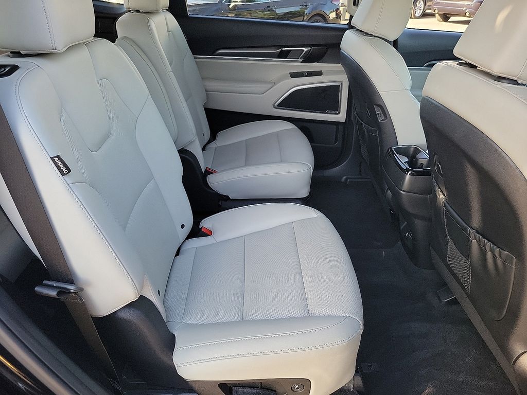2023 Kia Telluride S photo 15