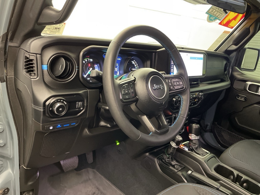 2024 Jeep Wrangler Rubicon 4xe photo 15
