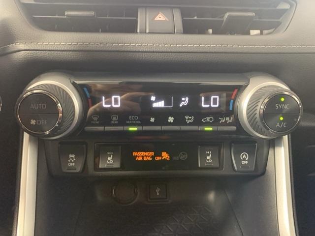 2021 Toyota RAV4 XLE photo 18
