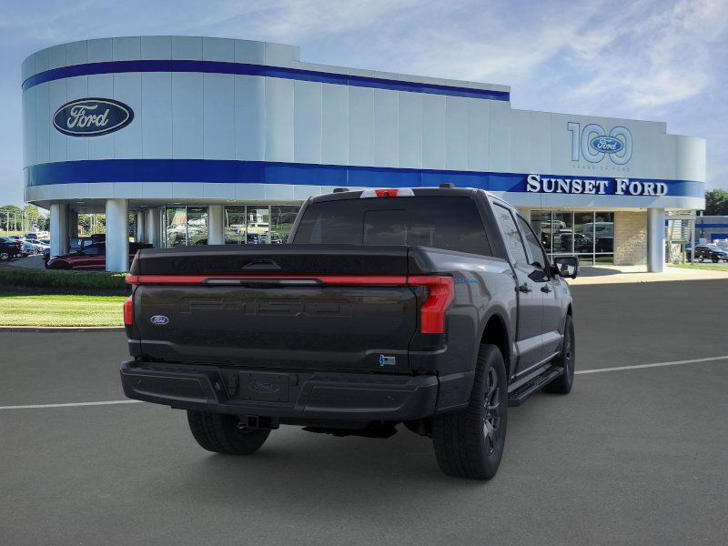 2025 Ford F-150 Lightning Lariat photo 7