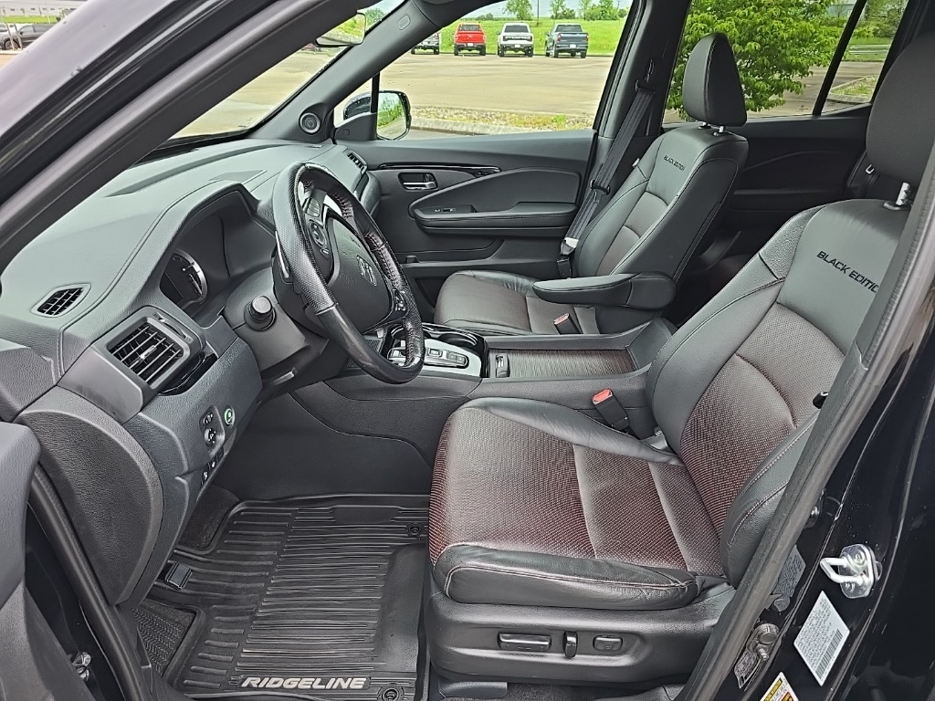 2022 Honda Ridgeline Black Edition photo 8