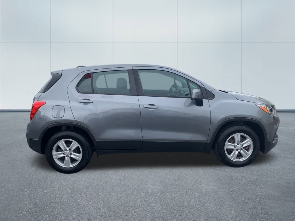 2020 Chevrolet Trax LS photo 2