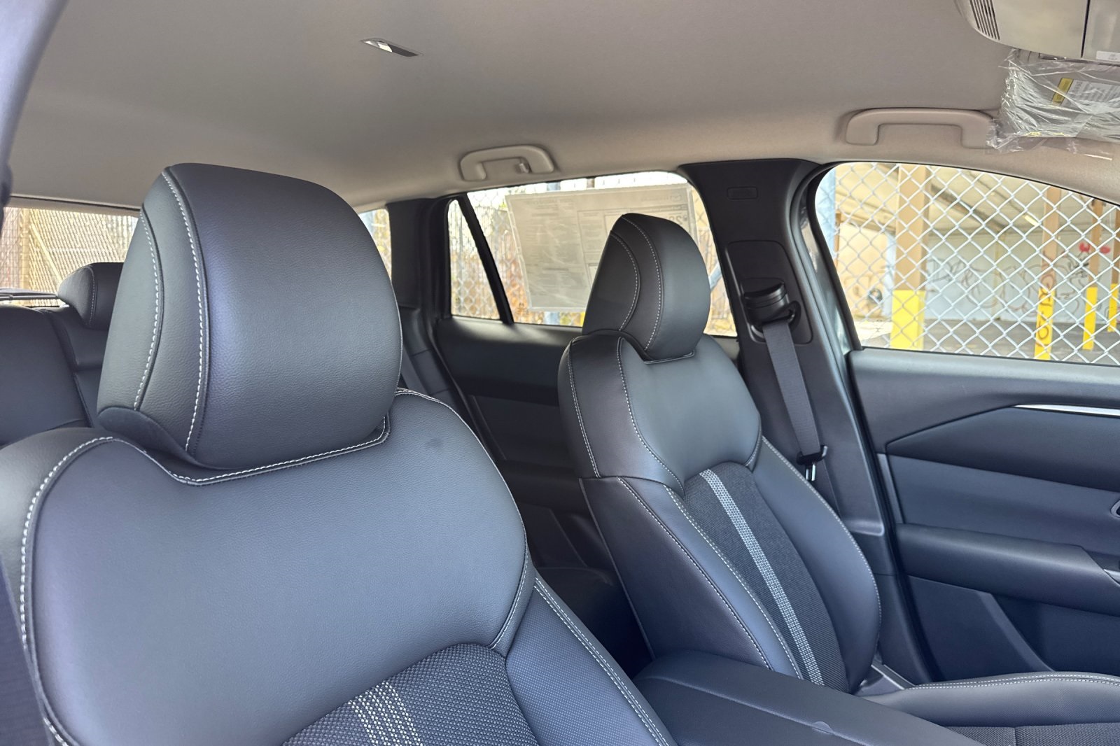 2025 Mazda CX-50 2.5 Select photo 17