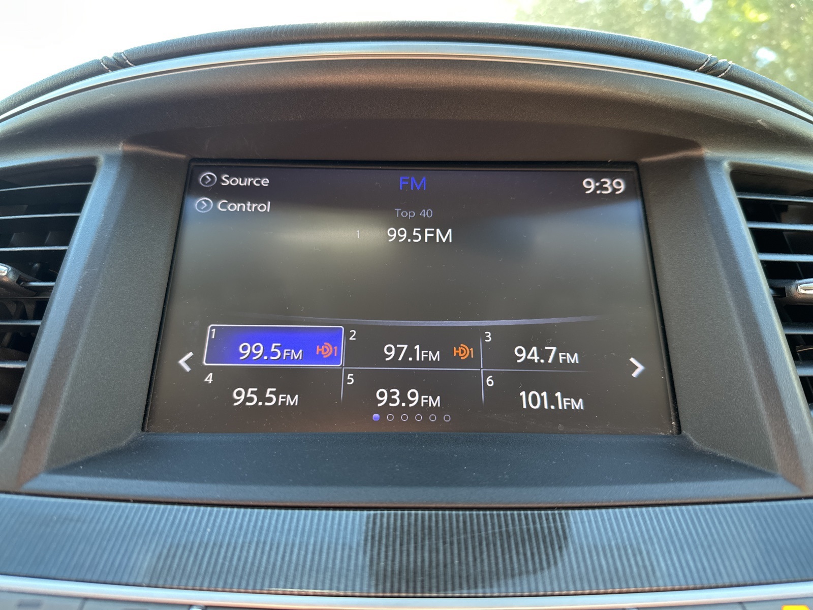2019 Infiniti QX60 Luxe photo 3