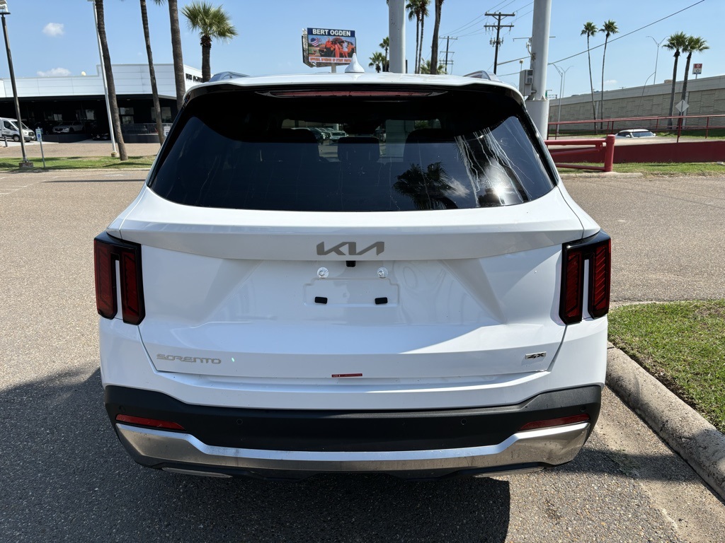 2025 Kia Sorento S photo 3