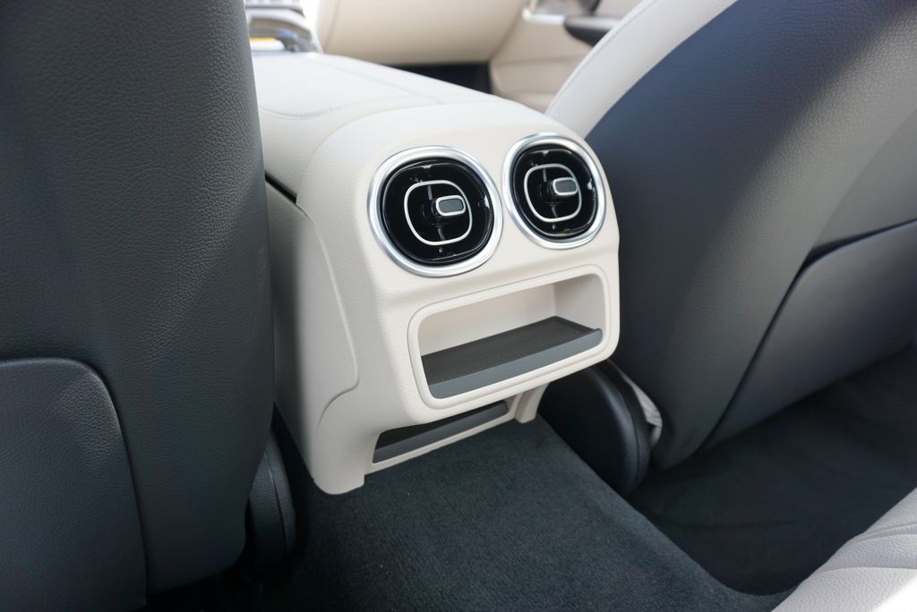 2025 Mercedes Benz C 300 4MATIC photo 46