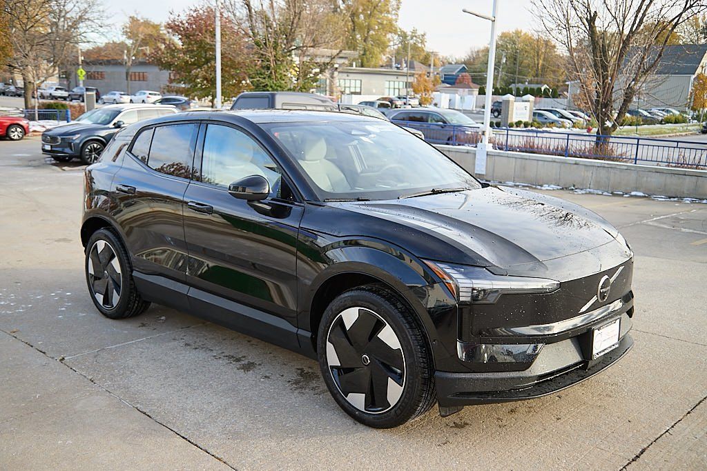 2025 VOLVO EX30 - Image 7