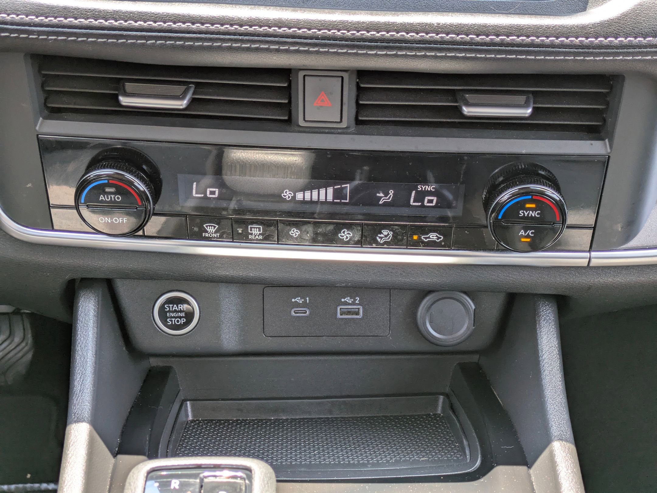 2023 Nissan Rogue SV photo 16