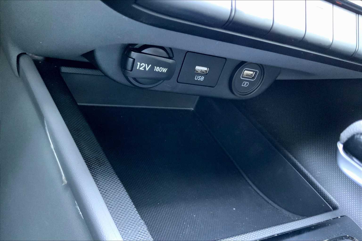 2023 Hyundai Elantra SEL photo 30