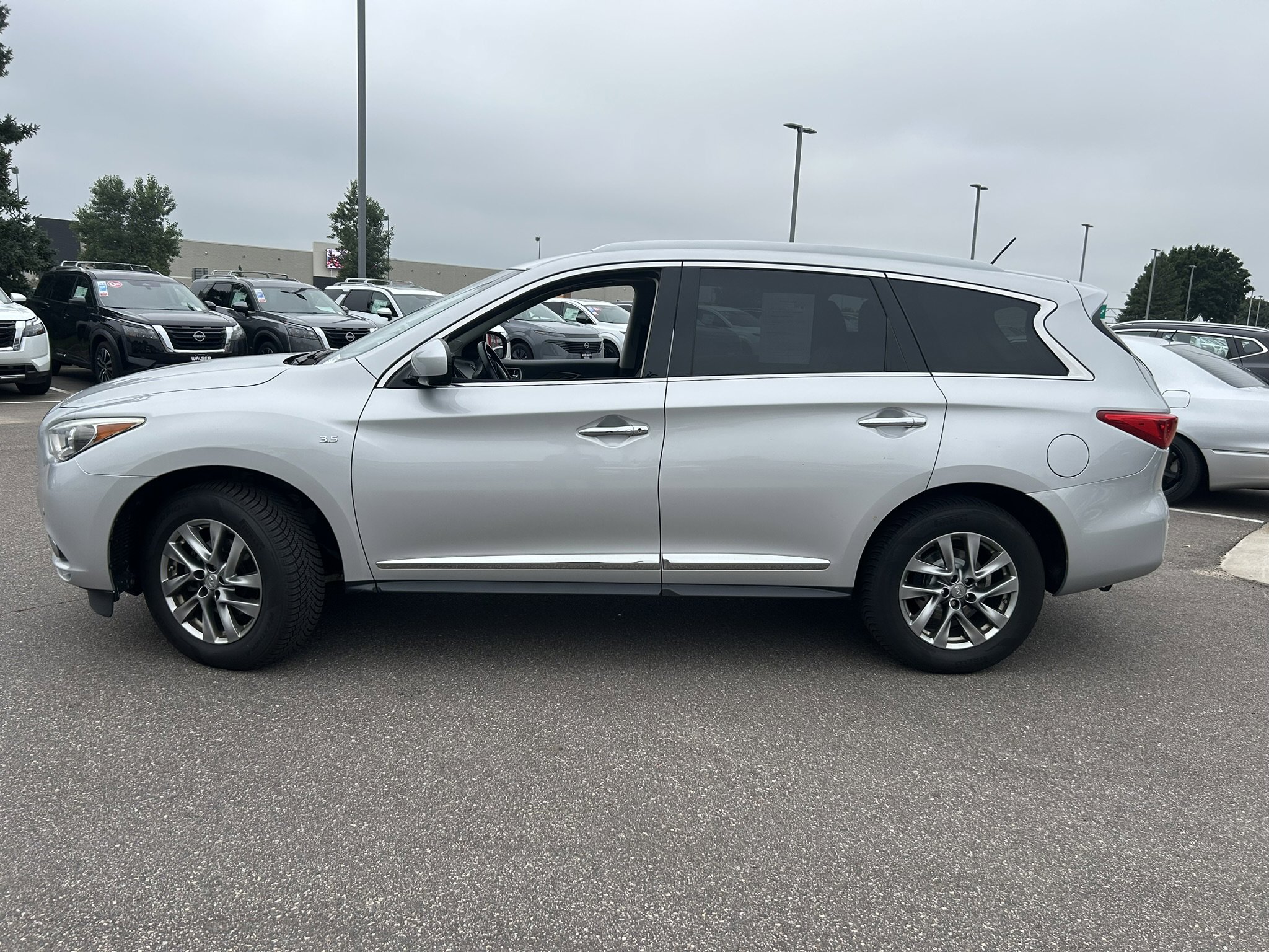 Used 2015 INFINITI QX60 Base with VIN 5N1AL0MMXFC506737 for sale in Minneapolis, Minnesota
