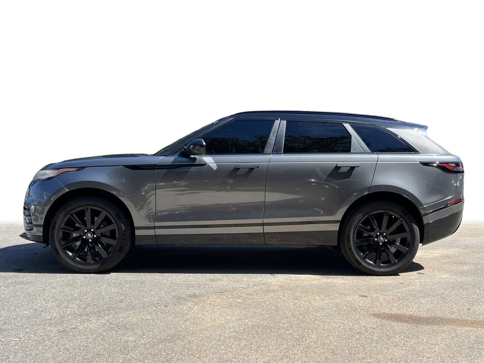 2018 Land Rover Range Rover Velar R-Dynamic SE photo 17