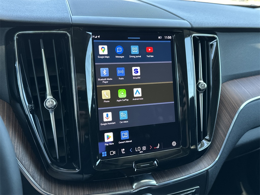 2023 Volvo XC60 B5 Plus photo 21