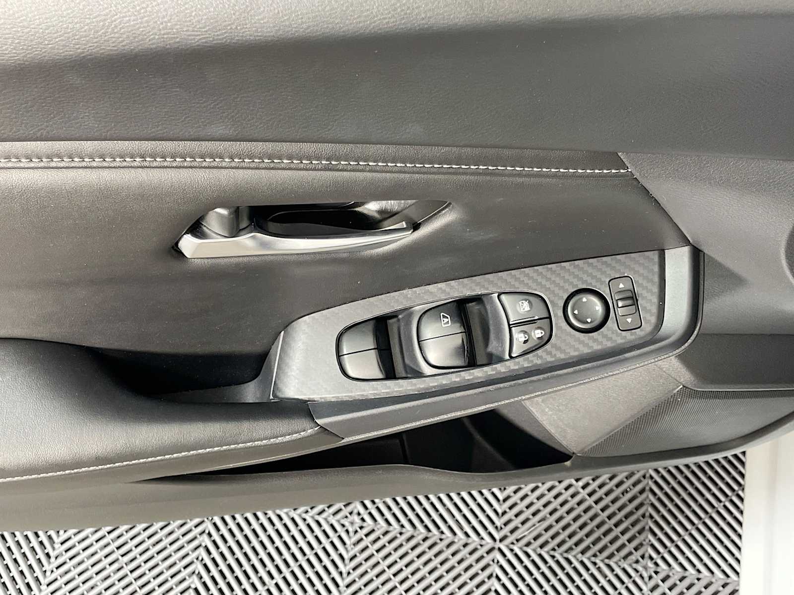2023 Nissan Sentra SV photo 14