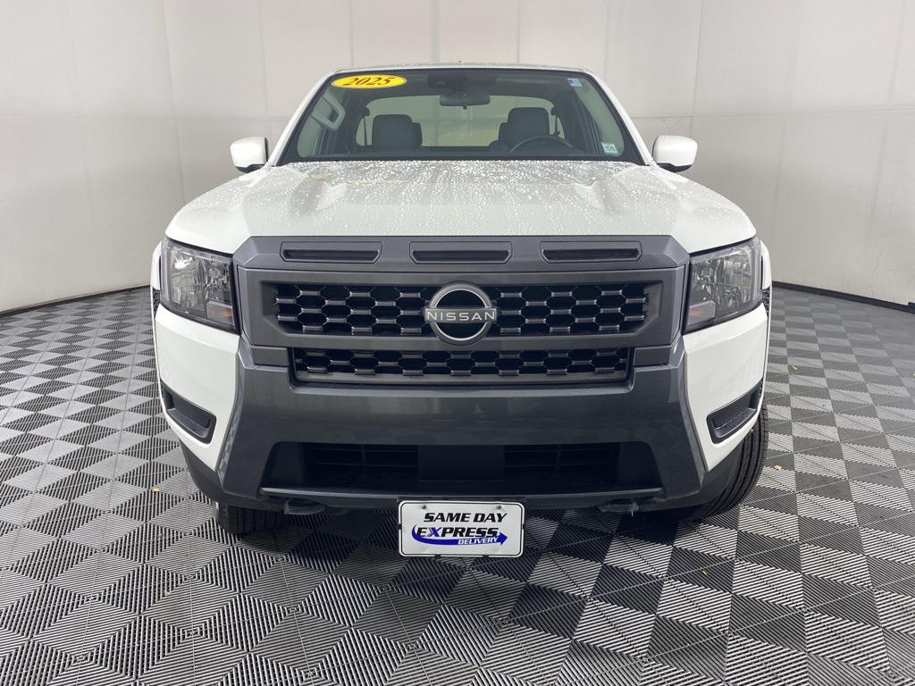 2025 Nissan Frontier SV photo 2
