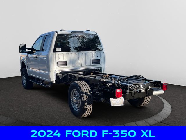 2024 Ford F-350 XL photo 3