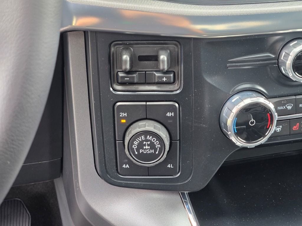 2025 Ford F-150 Lariat photo 28