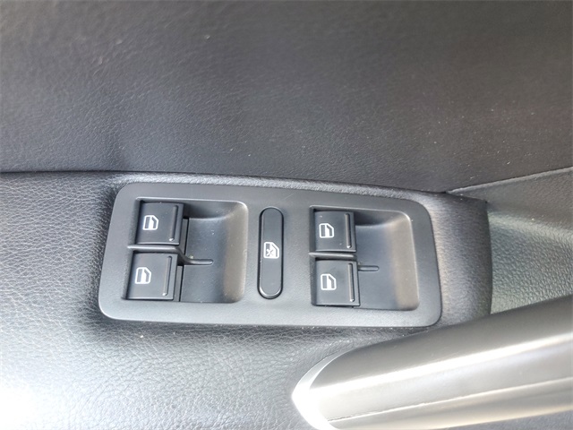 2020 Volkswagen Passat 2.0T R-Line photo 29