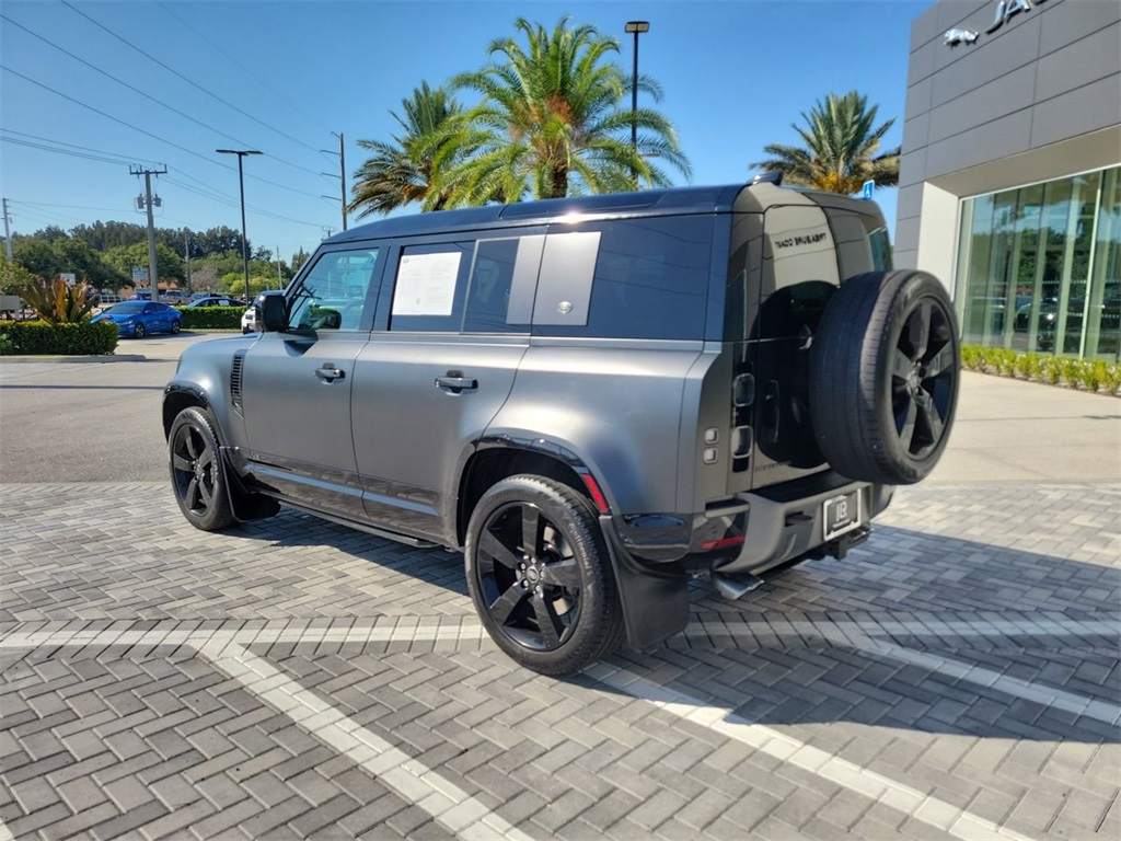 2023 Land Rover Defender 110 V8 photo 3
