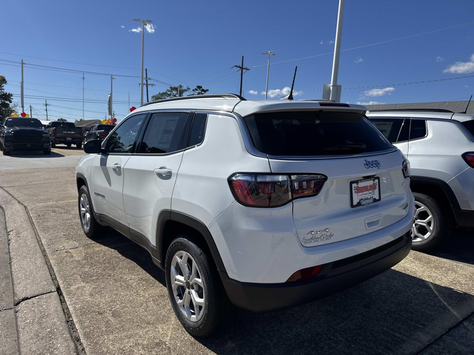 2026 Jeep Compass Latitude Altitude photo 4