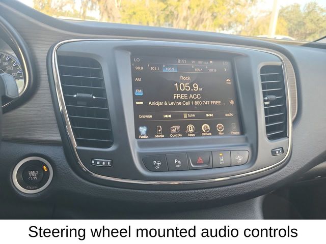 2015 Chrysler 200 C photo 17