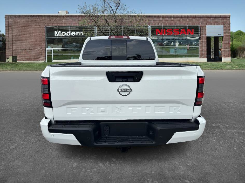 2025 Nissan Frontier SV photo 3
