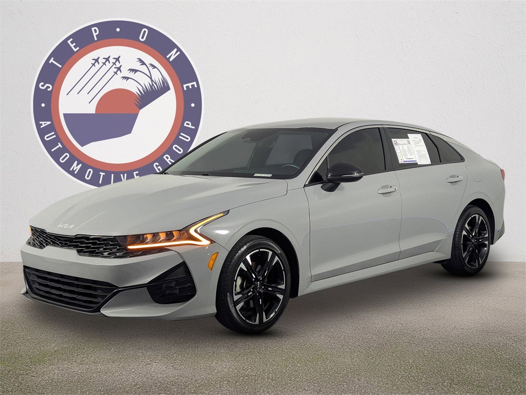 2024 Kia K5 GT-Line photo 2