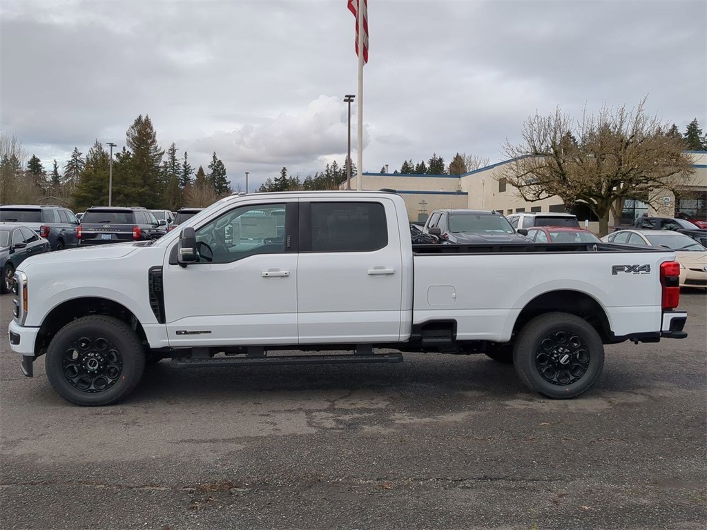 2024 Ford F-350 Lariat photo 3