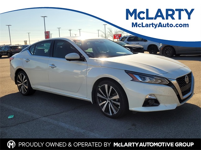 2021 Nissan Altima Platinum's photo