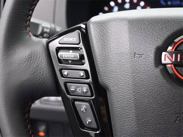 2025 Nissan Frontier Crew Cab PRO-X photo 2