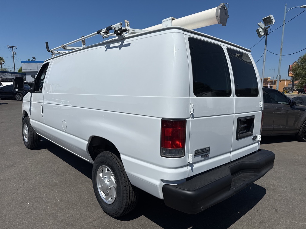 2011 Ford E-250 photo 3