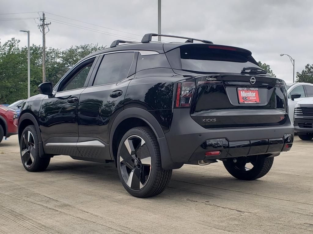 2025 Nissan Kicks SR photo 2