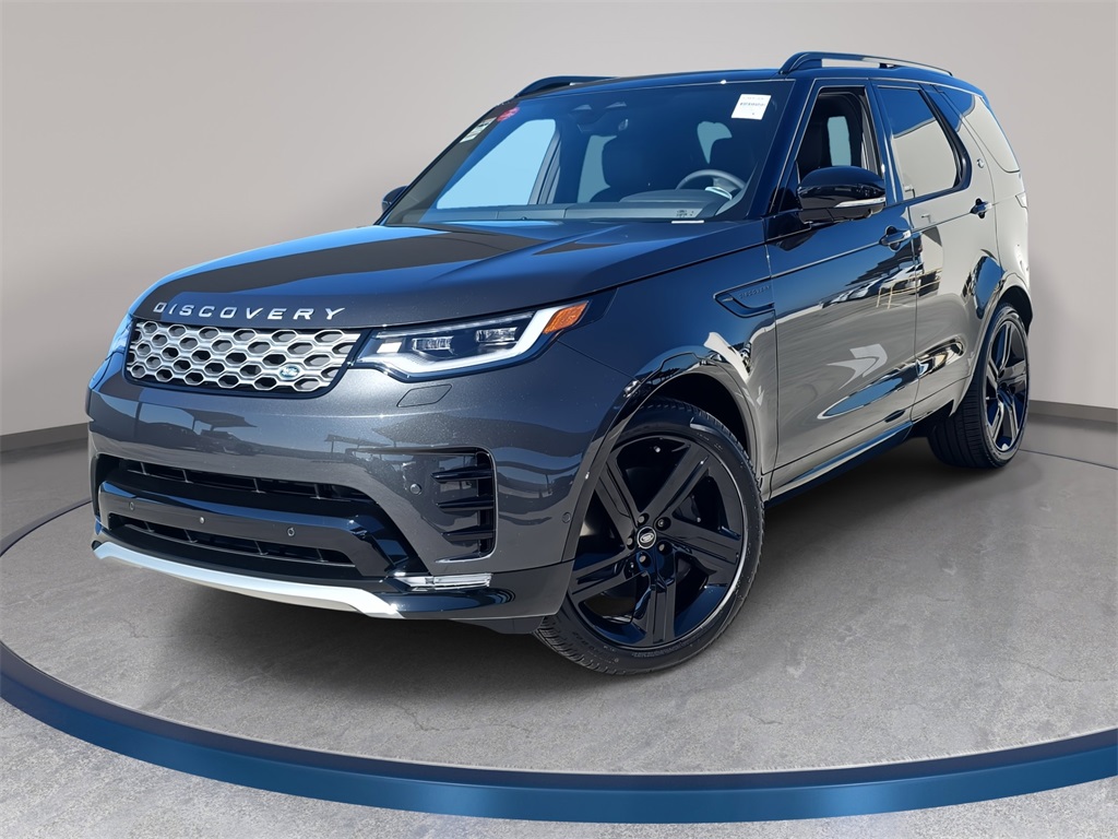 2026 Land Rover Discovery Tempest Edition's photo