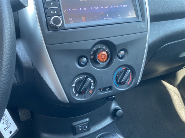 2019 Nissan Versa 1.6 SV photo 27