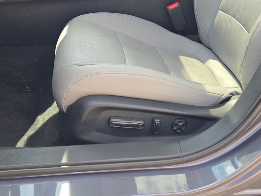 2019 Honda Accord EX-L photo 21