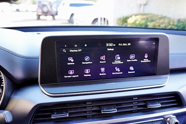 Used 2022 Green Kia S image 17