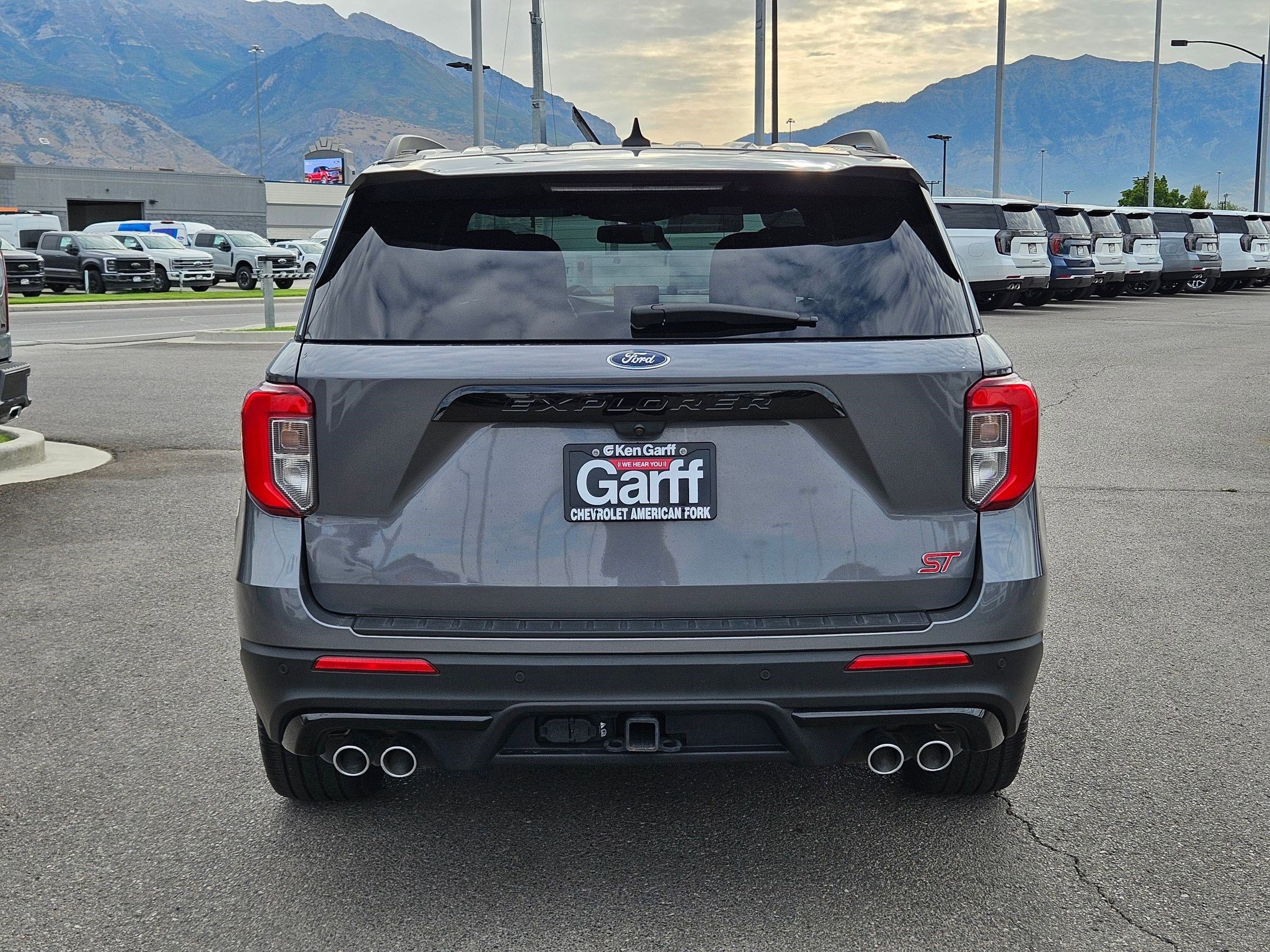 2023 Ford Explorer ST photo 4
