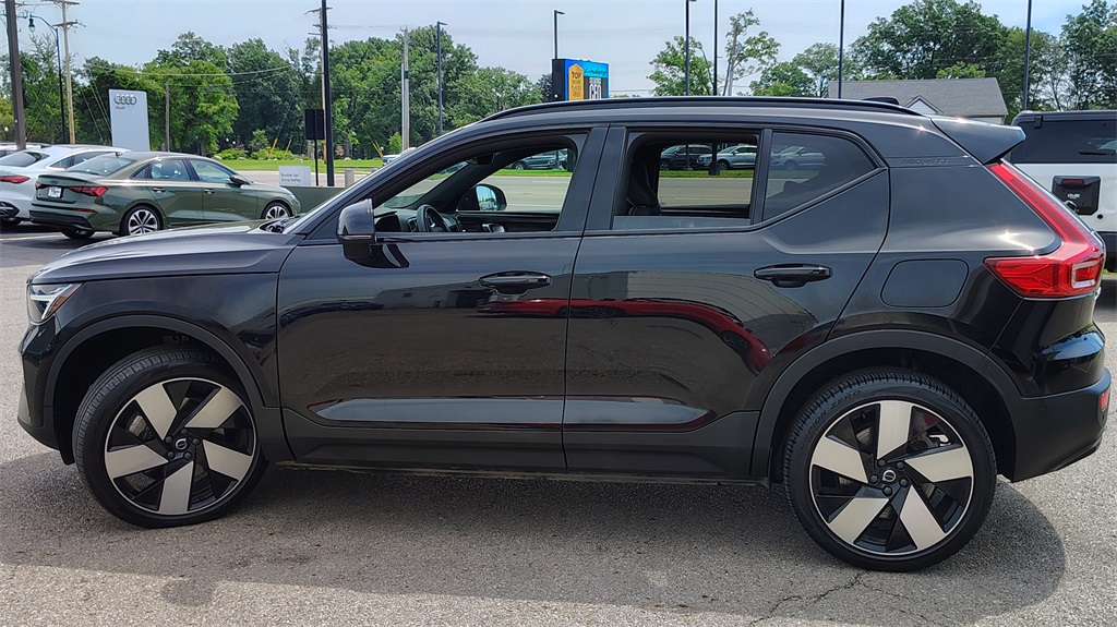 2023 Volvo XC40 Recharge Ultimate photo 4