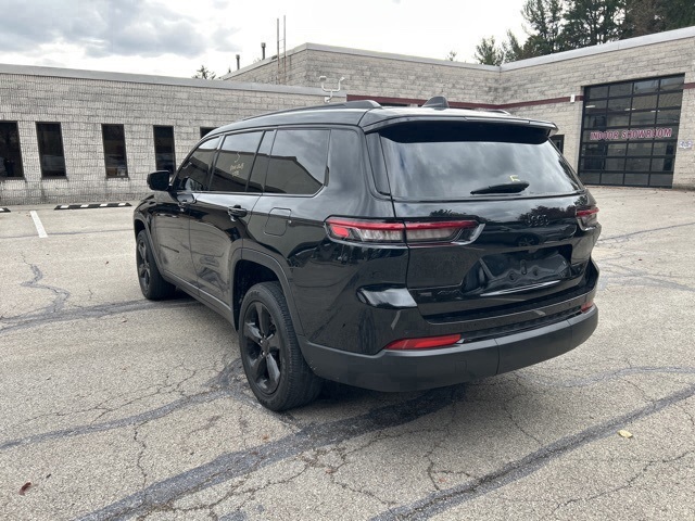 2023 Jeep Grand Cherokee Altitude photo 3