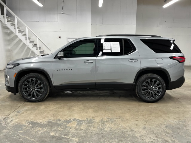 2023 Chevrolet Traverse RS photo 2