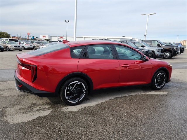 2025 Kia K4 EX photo 2